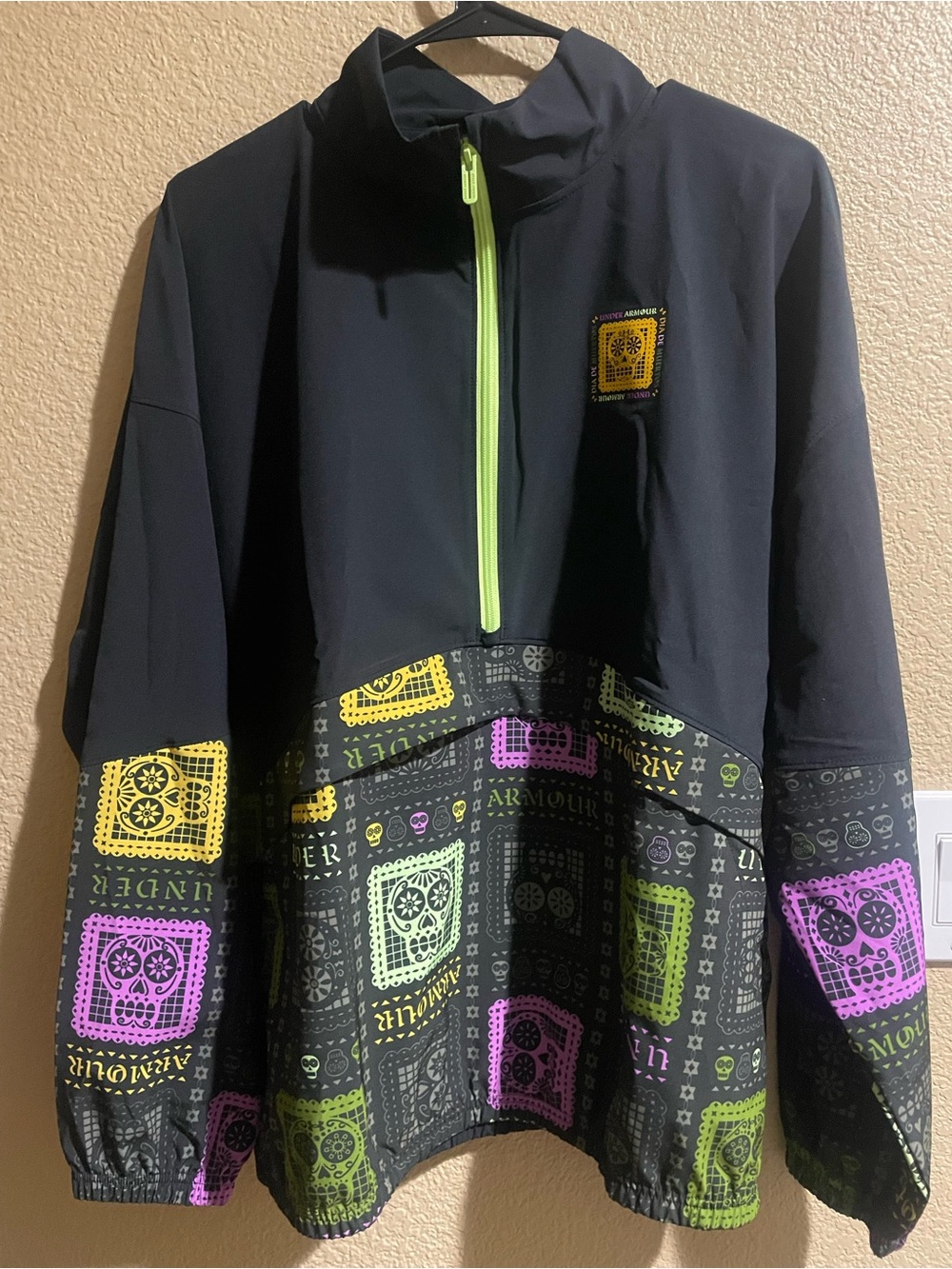 Under Armour Womens Vibe Woven Dia De Muertos half Zip Jacket M Black Multi